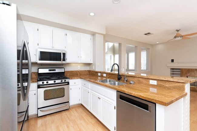 Photo - 3 bed, 2.5 bath DETACHED home in SCRIPPS RANCH