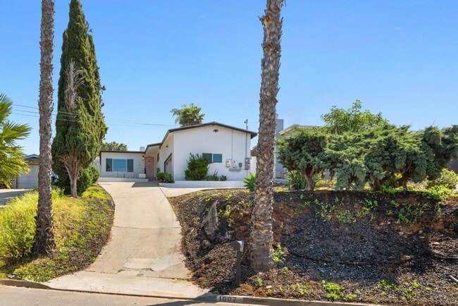 Photo - 1007 Winston Dr