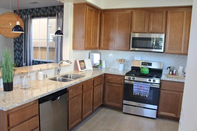 Photo - Like New 3 Bedroom Home! Near shops and restaurants!