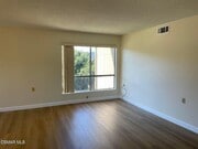 Photo - 286 Oak Leaf Dr