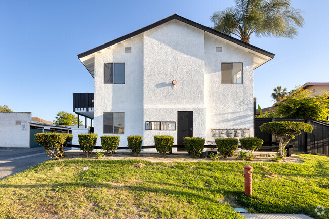 Building Photo - 3296 Franklin Ave Unit #1 Rental