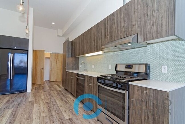 Building Photo - 2870 Fourth Ave