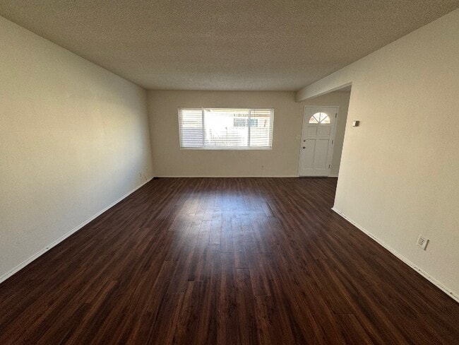 Photo - 2008 Graham Ave