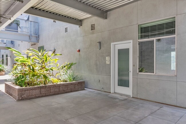 Photo - 144 S Harbor Blvd