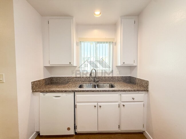 Photo - 14249 Friar St Unit 4