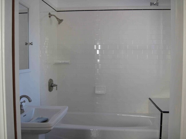 master bath - 1524 E Orange Grove Blvd