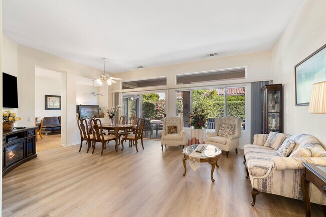 Photo - 37468 Westridge Ave