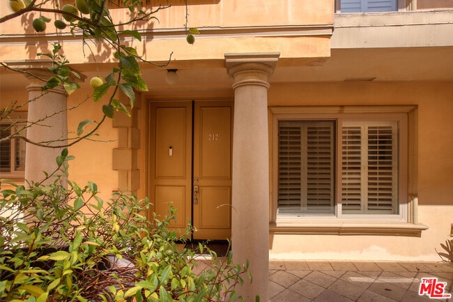 Photo - 1000 S Westgate Ave Unit 212