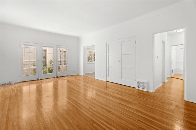 Photo - 838 S Mansfield Ave