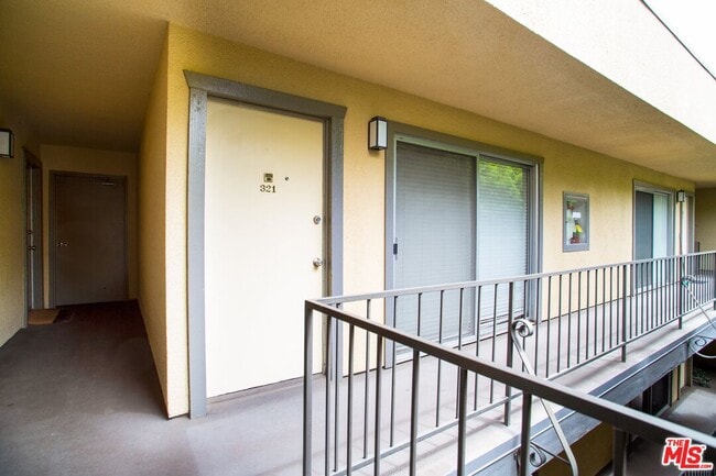 Photo - 2311 4th St Unit 321