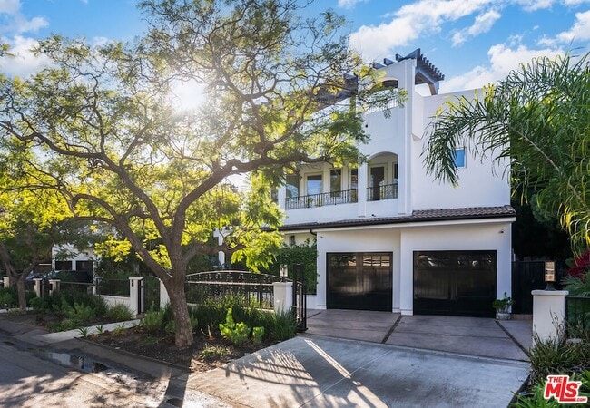 Building Photo - 345 S Saltair Ave