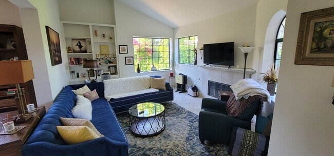 Photo - Mandalay Bay Village Private Community 3+3 $5000