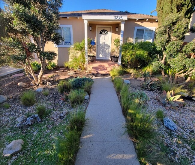 Photo - 17565 Bullock St