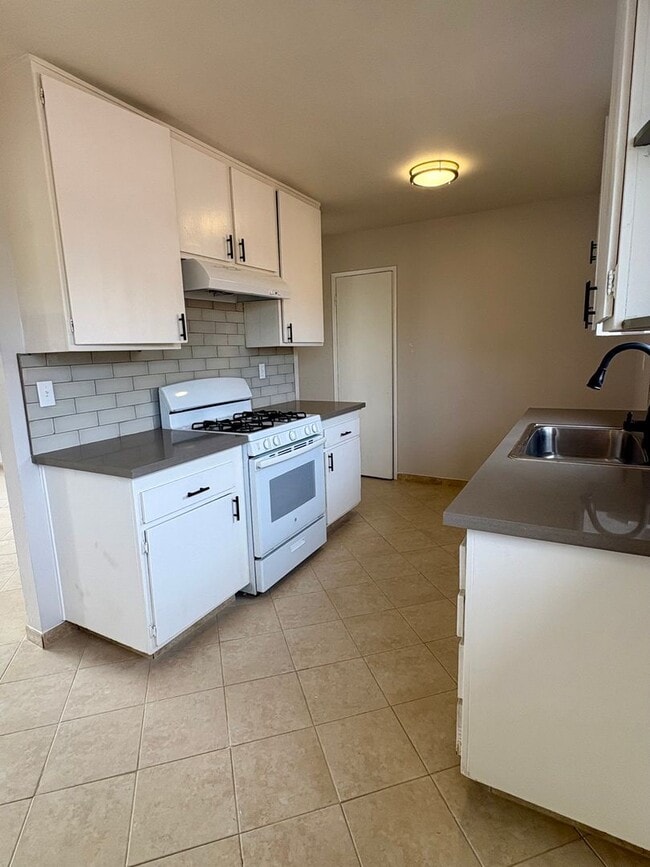 Photo - 1951 N Ventura Rd Unit D