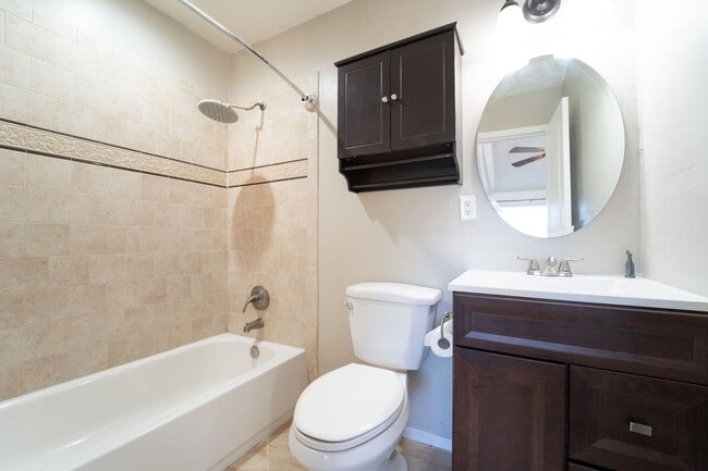 Photo - 2707 Robertson St Unit Granny Flat/Studio