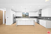 Photo - 8902 Sawyer St
