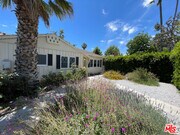 Photo - 15328 Vose St