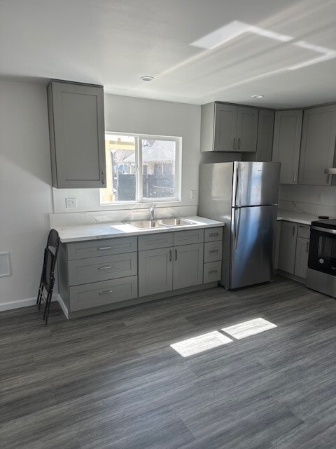 Photo - 1037 E 50th St