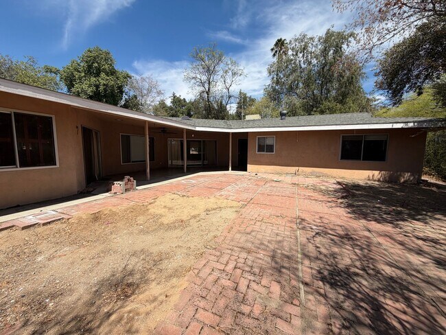 Photo - 764 S University Dr