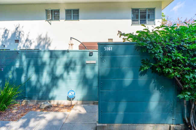 Photo - 5161 Village Grn