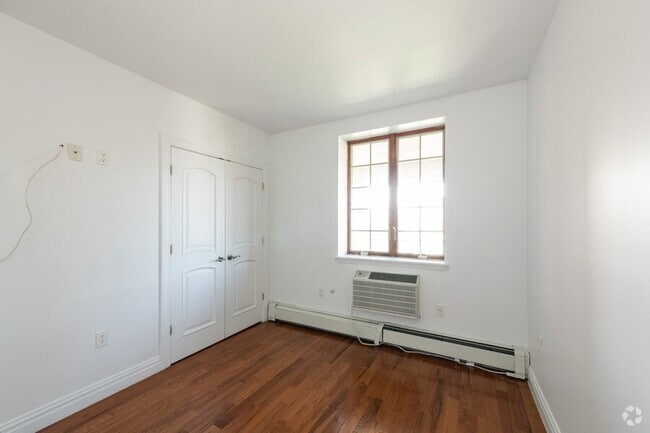 Building Photo - 148 W Maple St Rental