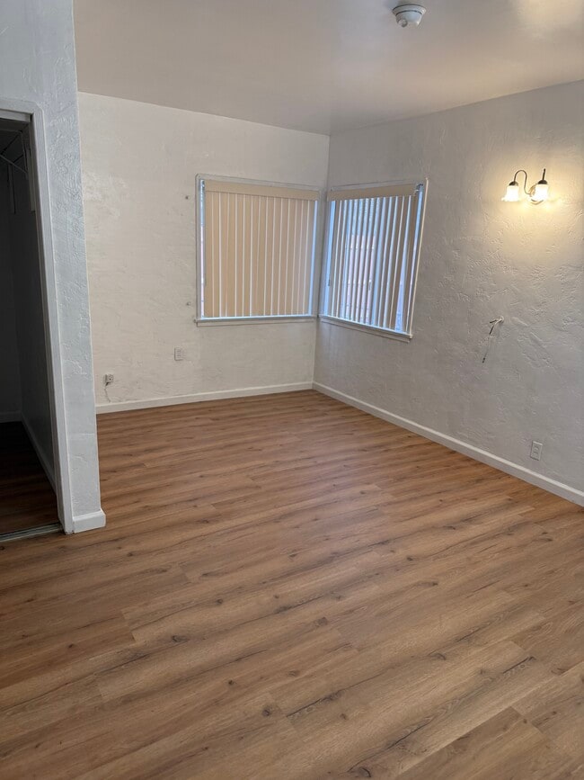 Master bedroom - 112 E 69th Way Unit 112