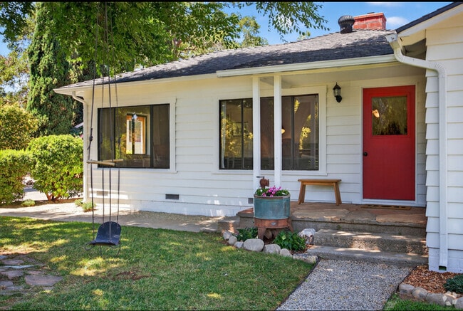 Building Photo - 995 S La Luna Ave Rental