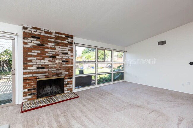 Photo - 4654 Glacier Ave