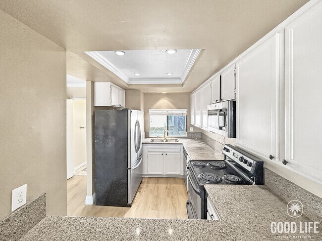 Photo - Beautiful 2BD/2.5BA W/ Updated Kitchen, and Attached Garage in Bay Ho!