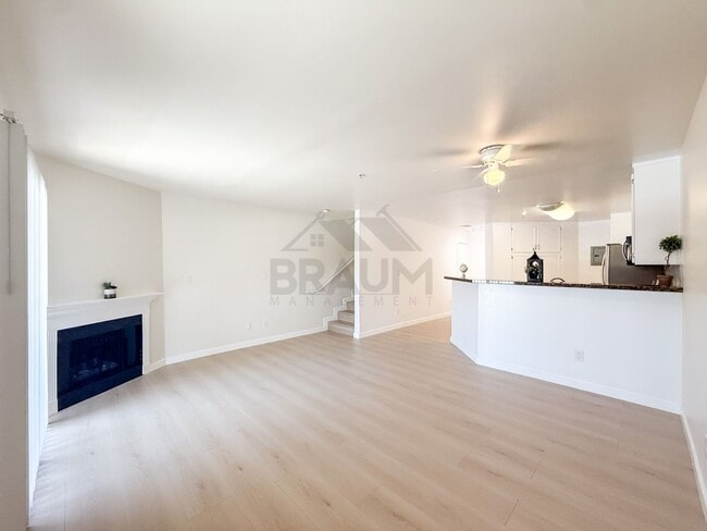 Building Photo - 7323 Winnetka Ave