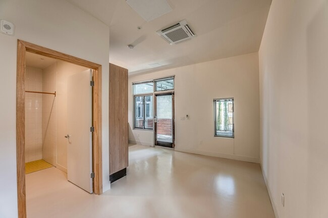 Photo - 1932 Kearney Ave Unit 05