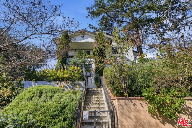 Photo - 1301 Angelus Ave