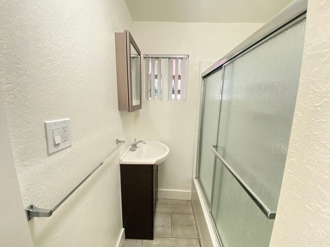 1 Bedroom 1 Bath Bungalow, Ready Now! - 1 Bedroom 1 Bath Bungalow, Ready Now! Apartment Unit 132