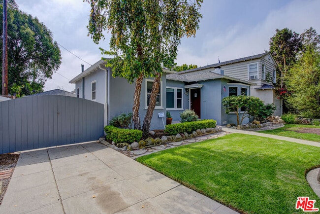 Photo - 1212 Pine St
