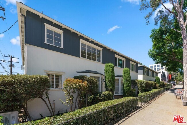 Building Photo - 8736 Holloway Dr