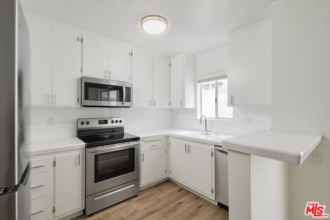 Photo - 918 16th St Unit 2