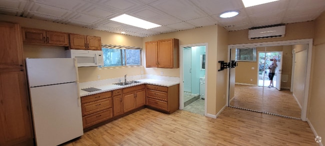 Building Photo - 7929 Grape St Rental