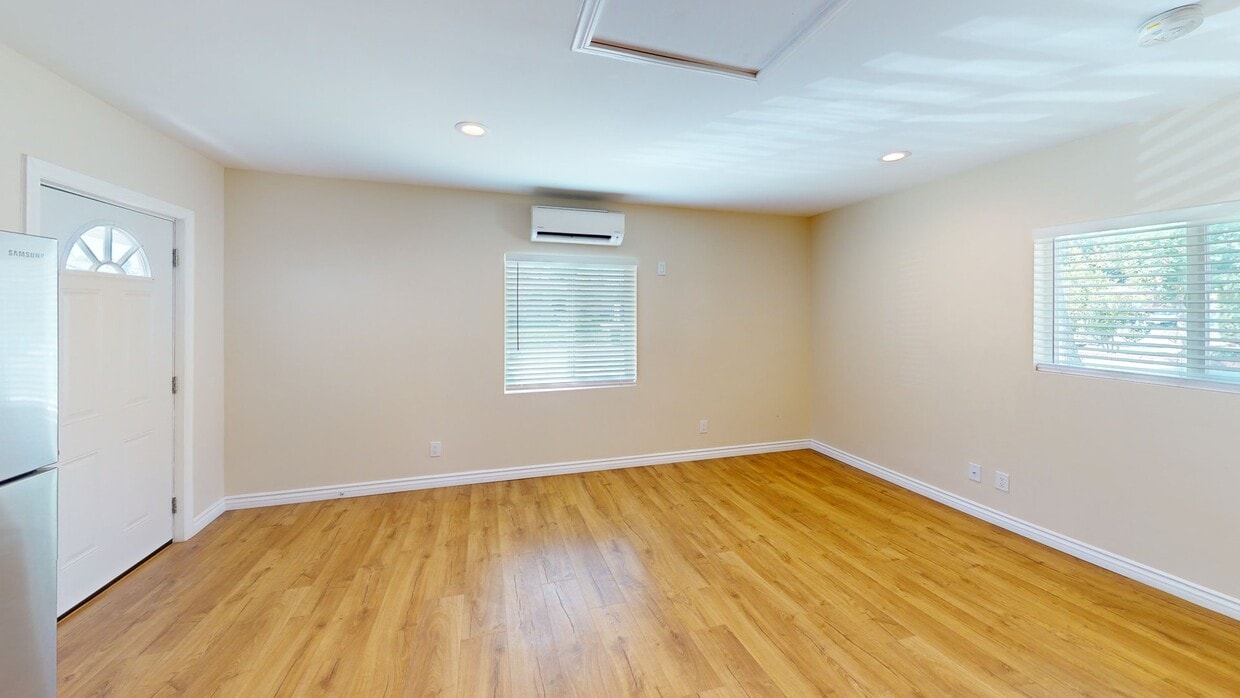3D Tour - 19153 Sylvan St