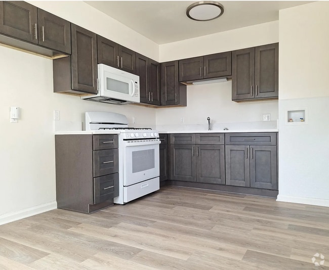 Building Photo - 4942 Clairemont Dr Rental