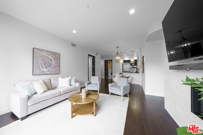 Photo - 1318 S Roxbury Dr Unit 219