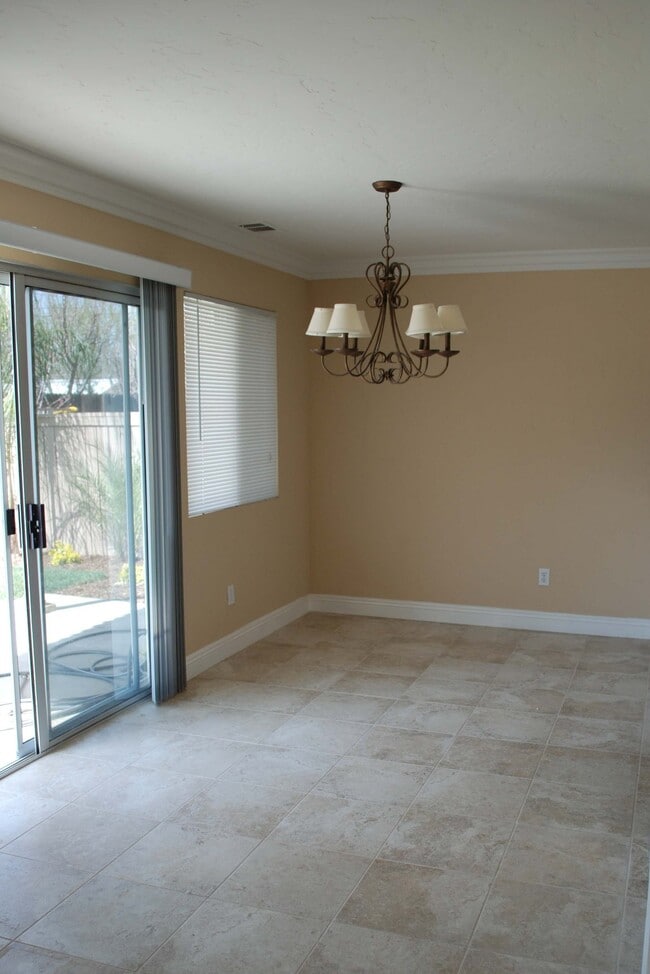 Photo - 1712 Glenview Dr