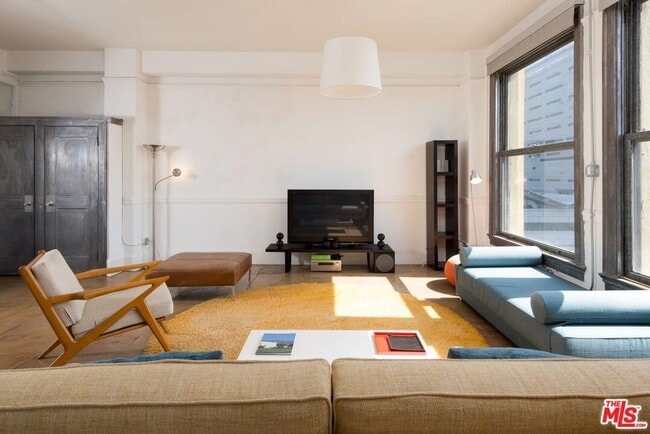 Photo - 108 W 2nd St Unit 606