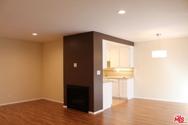 Photo - 2349 S Bentley Ave Unit 5