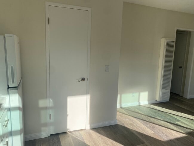 Photo - Mar Vista-Palms Apartments