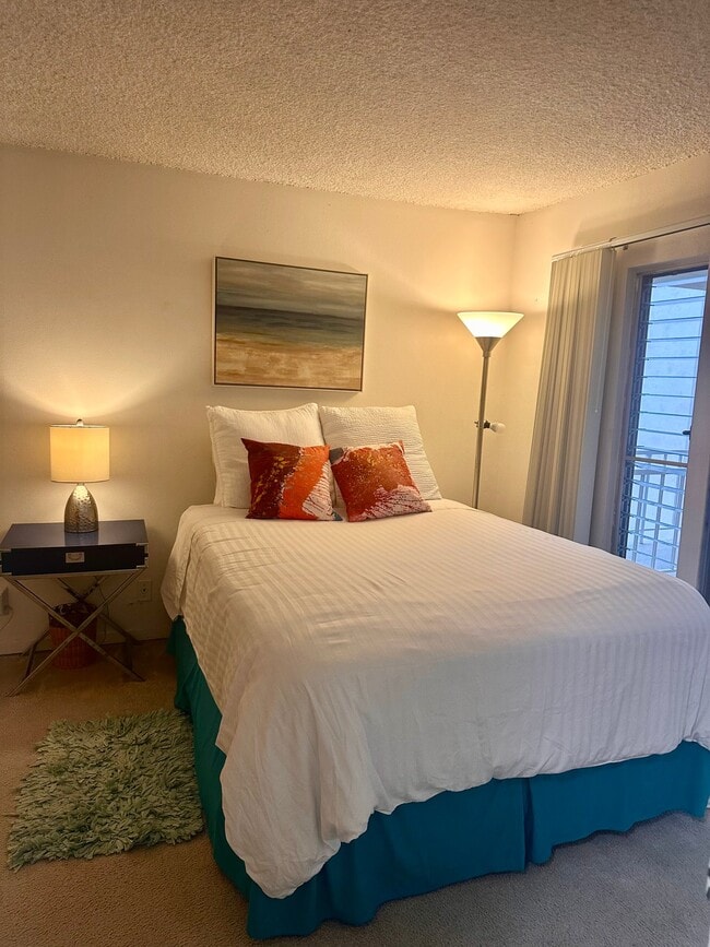Photo - 930 Euclid St Unit 303