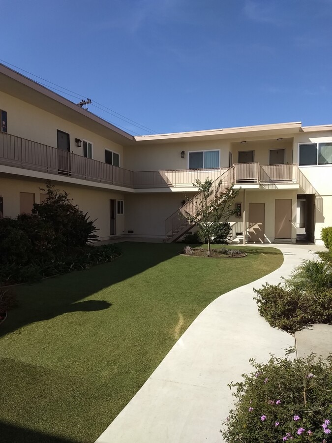 Courtyard - 2960 W 235th St Apartment Unit 14