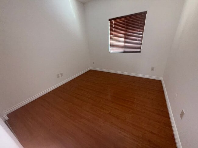 Photo - 2244 Ripple St