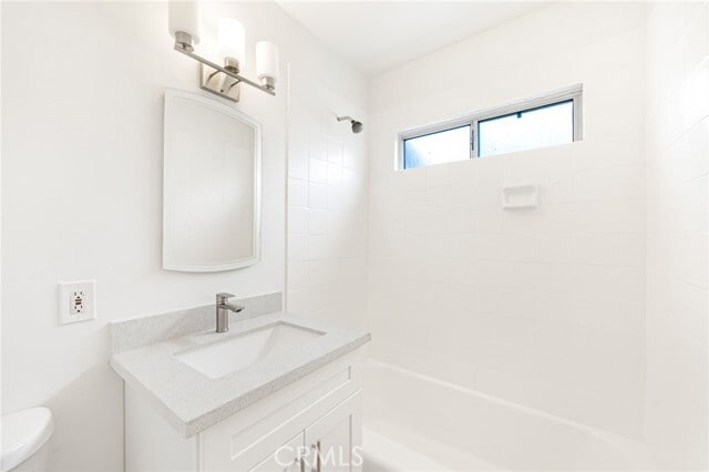 Photo - 13810 Oxnard St