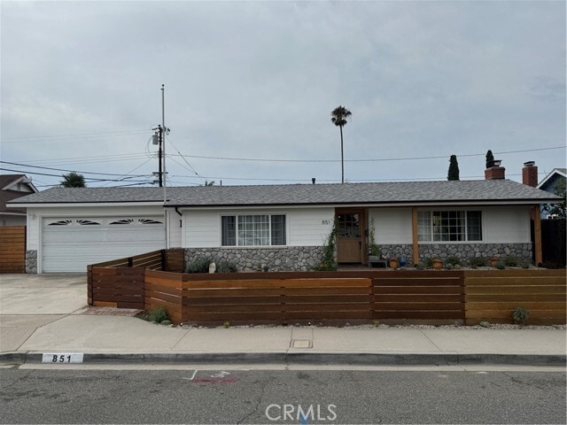Photo - 851 St Clair St House