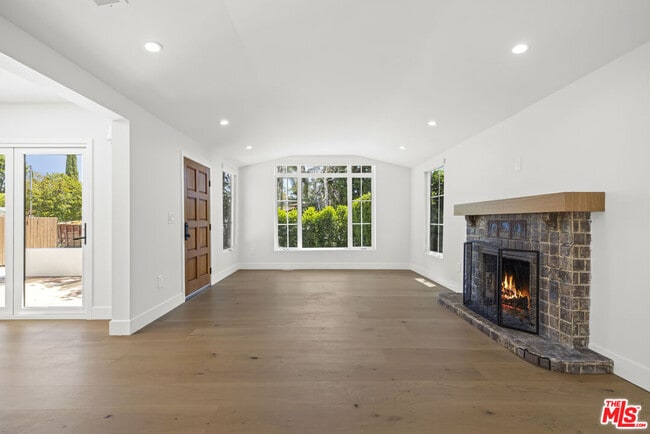 Photo - 11151 Hortense St